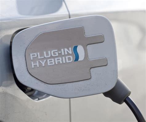 electric vehicle charging  plug  hybrid geekssno