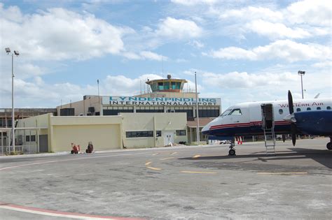 bahamas bound touring   nassau airport part  airlinereporter