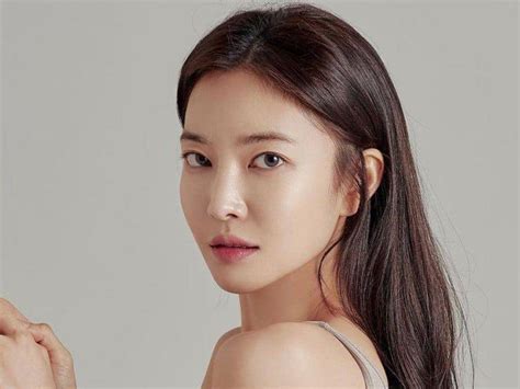korean celebrity couples south korean actress kim yoon ji   fame  set  wed