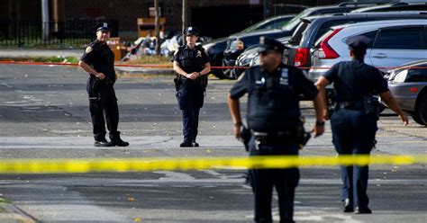 Police Officer Killed In Bronx Project Scarred By Gangs The New York