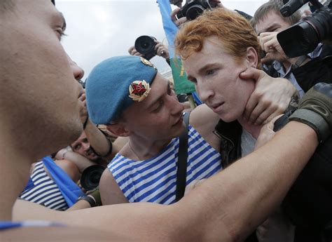 Russia S Gay Rights Problem Photo 1 Pictures Cbs News