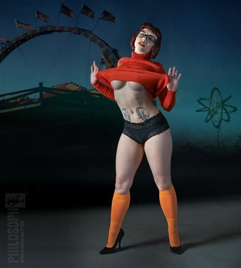 Velma Dinkley Is Hot On Pinterest Scooby Doo Cosplay