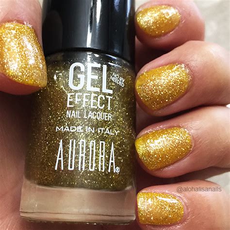 Pretty Gold Glitter Nail Polish