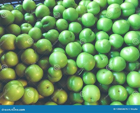 rijpe groene zure pruimen mond die zure pruimen kers pruim water geven fruit vitaminen de