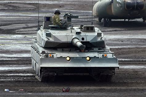 tank type  ofitsialno prinyat na vooruzhenie yaponskimi silami samooborony voennoe obozrenie