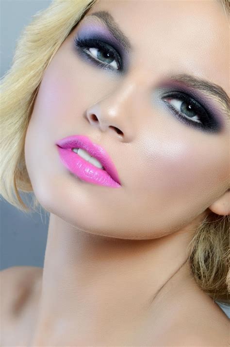 Smoky Eyes Hot Pink Lips Glamorous Makeup Glam Makeup Fashion