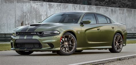 dodge charger hellcat  muscle car takes   nuerburgring