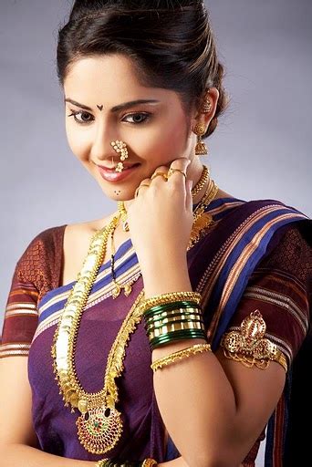 marathi actress wallpapers 139 sonali kulkarni