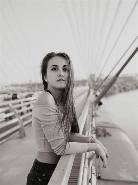 Model Alina Lika Atr One