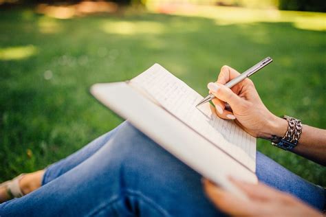 benefits  writing  diary    helps  progress  life