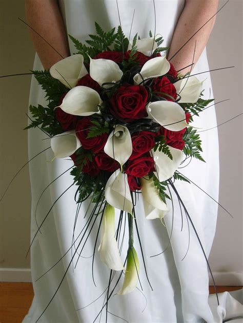 calla lily and rose bouquet absolutely perfect red bouquet wedding