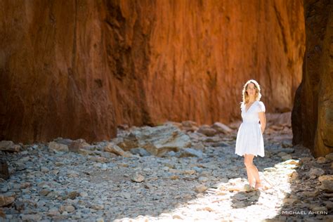 wallpaper sunlight landscape white rock red dress feet sun desert alice canyon