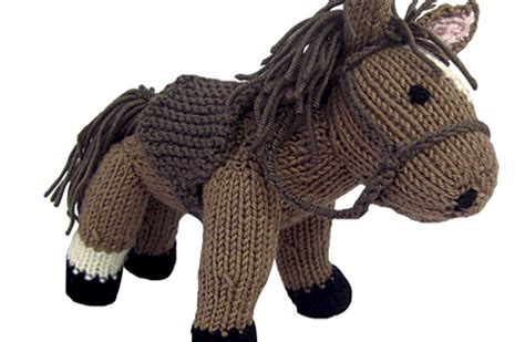 twiggy hooks  knitters  animal welfare charity horse hound
