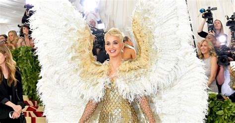 Met Gala 2018 Katy Perry Wears Massive Angel Wings