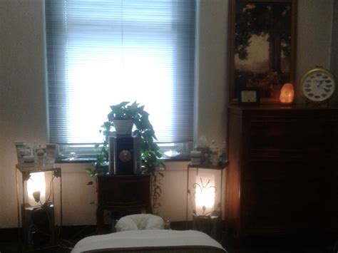 book a massage with l and e massage therapy center lancaster