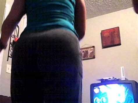 Hot Sister Shaking Her Ass Just Dance 2 Youtube