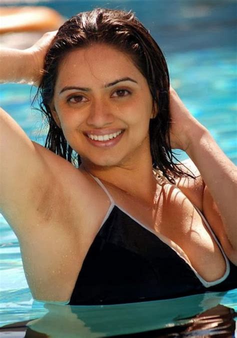 bollywood telugu actress hema malini in bikini ~ body measurment
