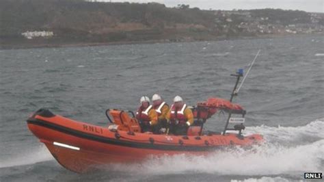sinking speed boat crew rescued bbc news