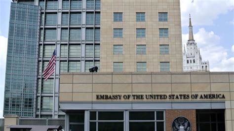 Us Russia Expel Each Others Diplomats In Flare Up Over Moscow Police