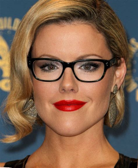 21 Celebrities Who Prove Glasses Make Women Look Super Hot In 2020
