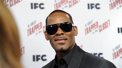 r kelly seems to prove that he did right by the woman who helped him