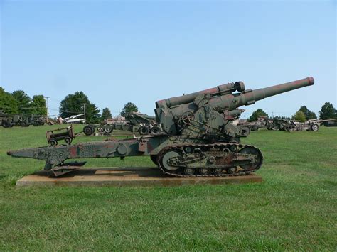 photo soviet  mm howitzer    field gun  display   army ordnance museum