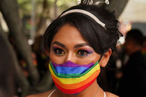 Mass Same Sex Wedding In Mexico Challenges Discrimination