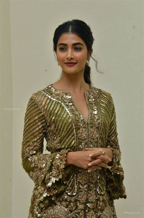 [70 ] Pooja Hegde Hot Hd Photos And Wallpapers For Mobile