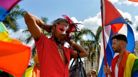 cuba gay rights activists arrested at pride march in havana bbc news