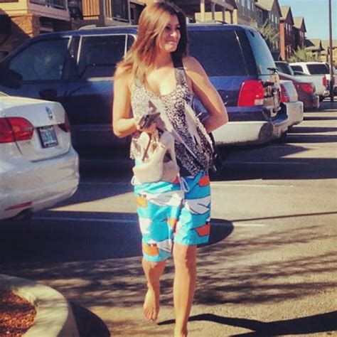 23 Times Embarrassed Girls Were Caught In The Walk Of