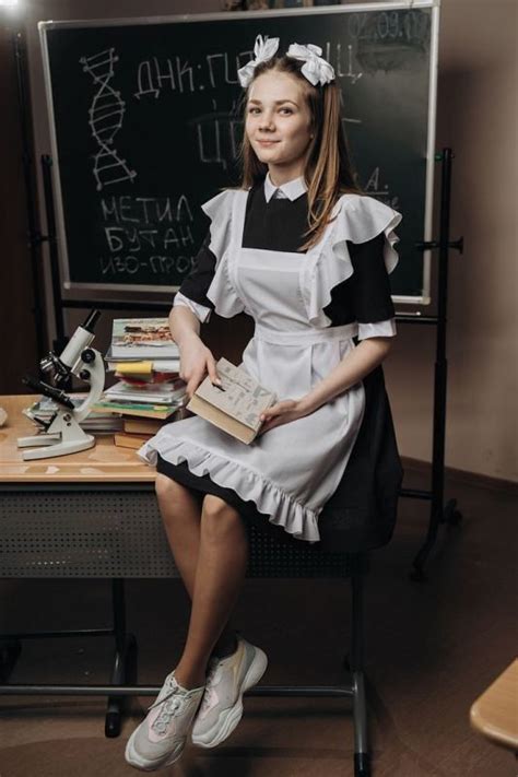 Uniforme Scolastica Russa1 In 2020 Tween Fashion Outfits School Girl