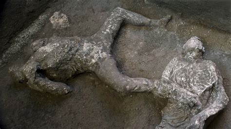 verdampfen verfärben unterhalten pompeii bodies kissing hof marxismus