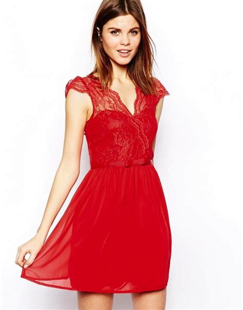 rode jurk kant