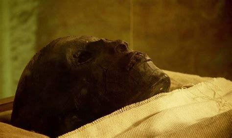 King Tutankhamun Was Mummy Fried Botched Embalming Made