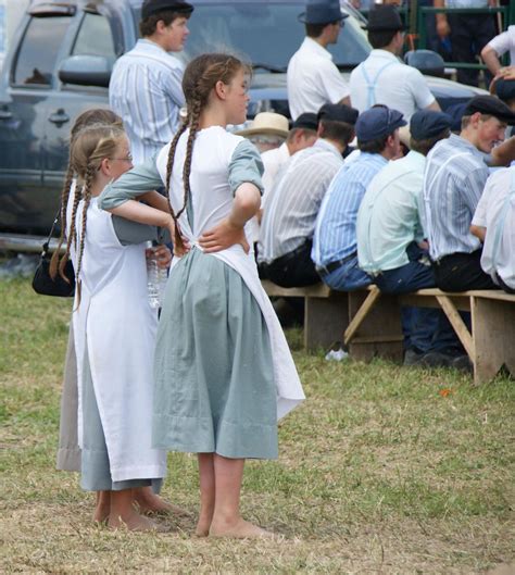 2011 07 16 Hands On Hips Amish Girls From The Milverton Di Flickr