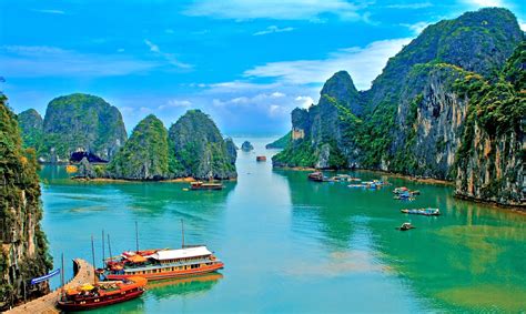 halong bay vietnam  beautiful bay   world  beautiful
