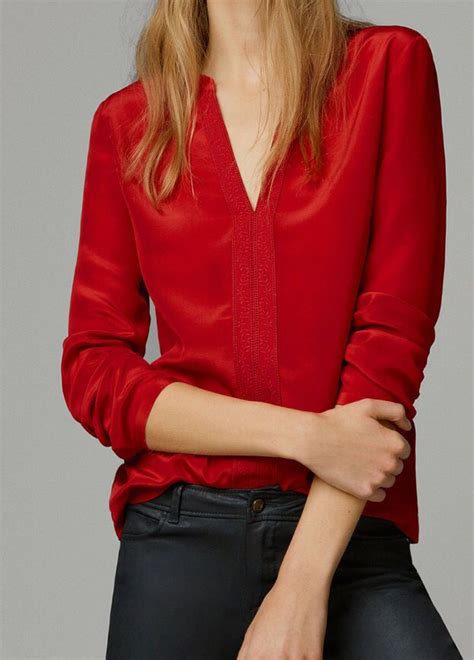 the 25 best camisa roja ideas on pinterest blusas con hombro descubierto camisas volantes