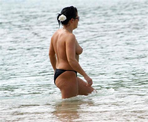 fat jessie wallace topless in the caribbean scandal planet