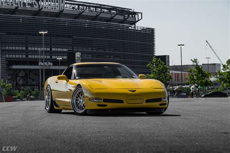 give  velocity yellow corvette   hs hybrid forged wheels