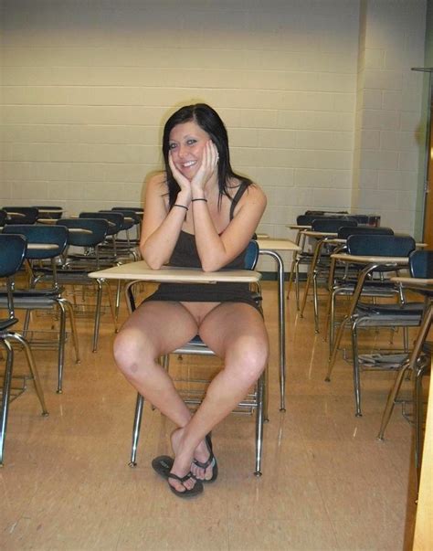 girls flashing pussies in school nude photos