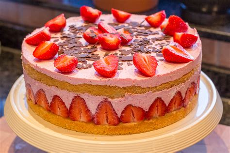 sahnige erdbeer joghurt torte terraginas blog
