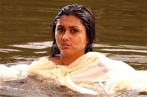 namitha hot bathing sexy photo gallery hot 4 actress