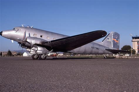 restored douglas dc   historic flight airlinereporter airlinereporter