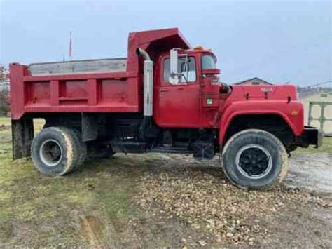 mack single axle dump truck  mack single axle vans suvs
