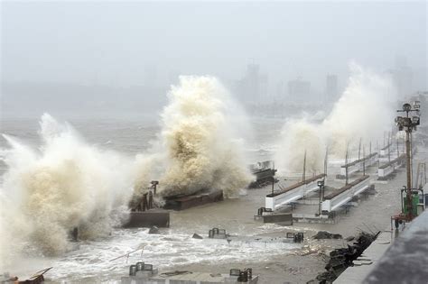 hurricane tauktae  landfall  gujarat india weather news