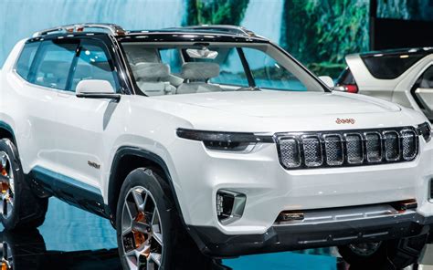 jeeps plug  hybrid suv concept debuts    miles  electric