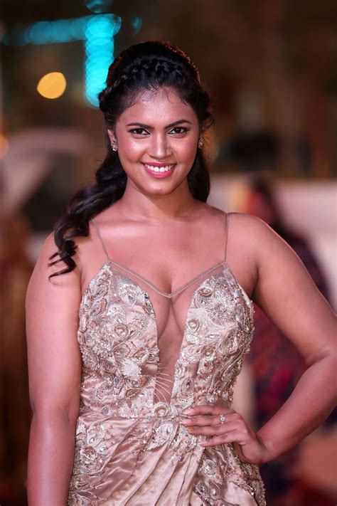pooja shree bold outfit at siima awards 2019 hd latest