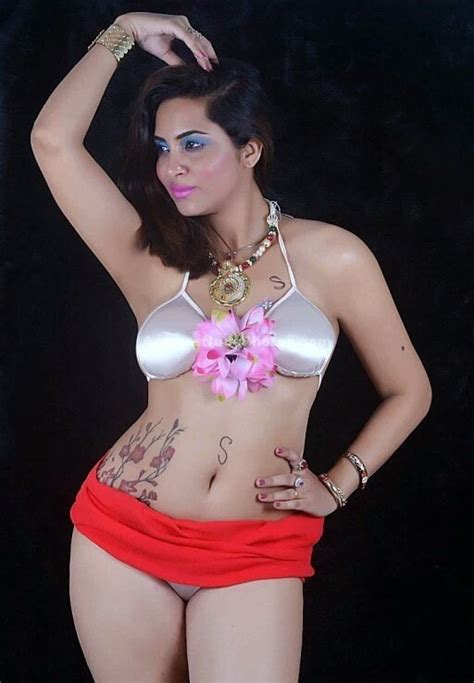 bigg boss 11 arshi khan hot unseen topless sex nude photos 2018