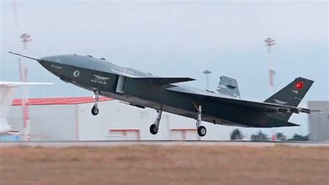 turkeys  fighter  drone takes flight    seconds