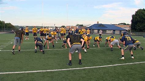 muscle connection h s football preview wilmington greyhounds